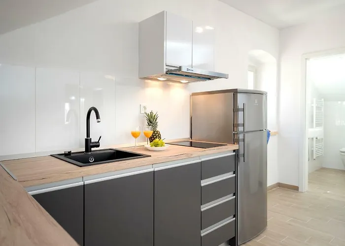 Velada Center アパート フヴァル